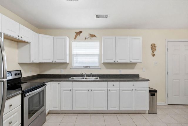 16522 John Silver Road, Galveston, TX 77554