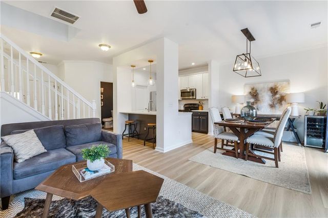 2344 Whiteoak Lane SE, Smyrna, GA 30080