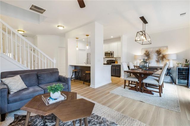 2344 Whiteoak Lane SE, Smyrna, GA 30080