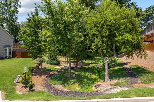 2344 Whiteoak Lane SE, Smyrna, GA 30080