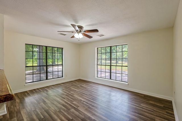 9214 Shady Lane, Magnolia, TX 77354