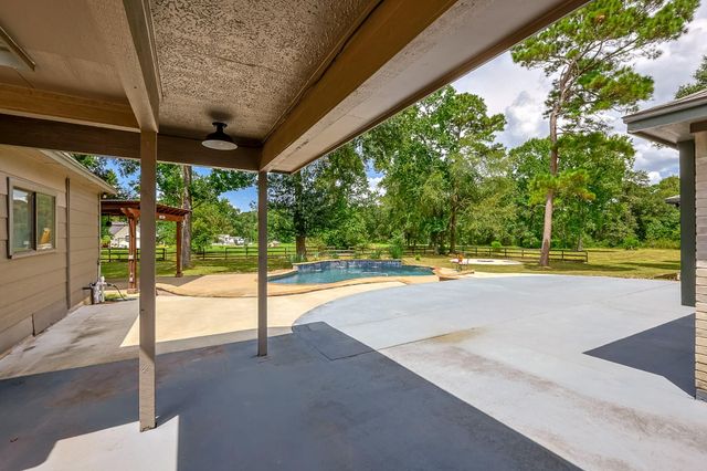 9214 Shady Lane, Magnolia, TX 77354