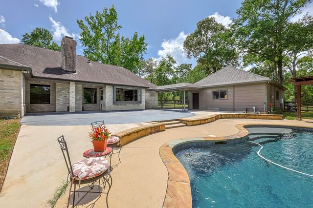 9214 Shady Lane, Magnolia, TX 77354