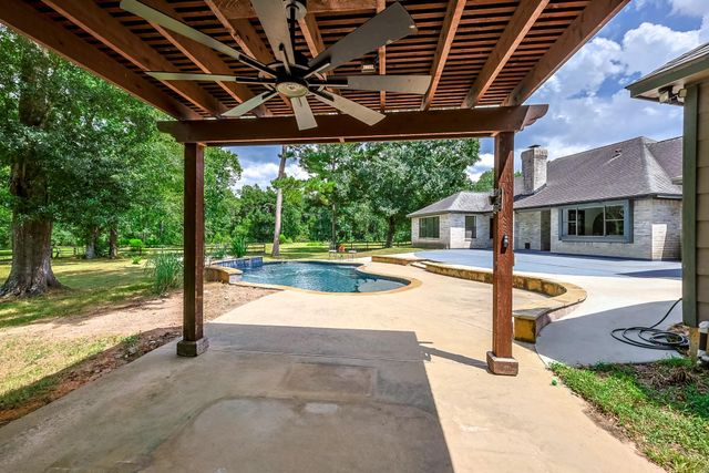 9214 Shady Lane, Magnolia, TX 77354