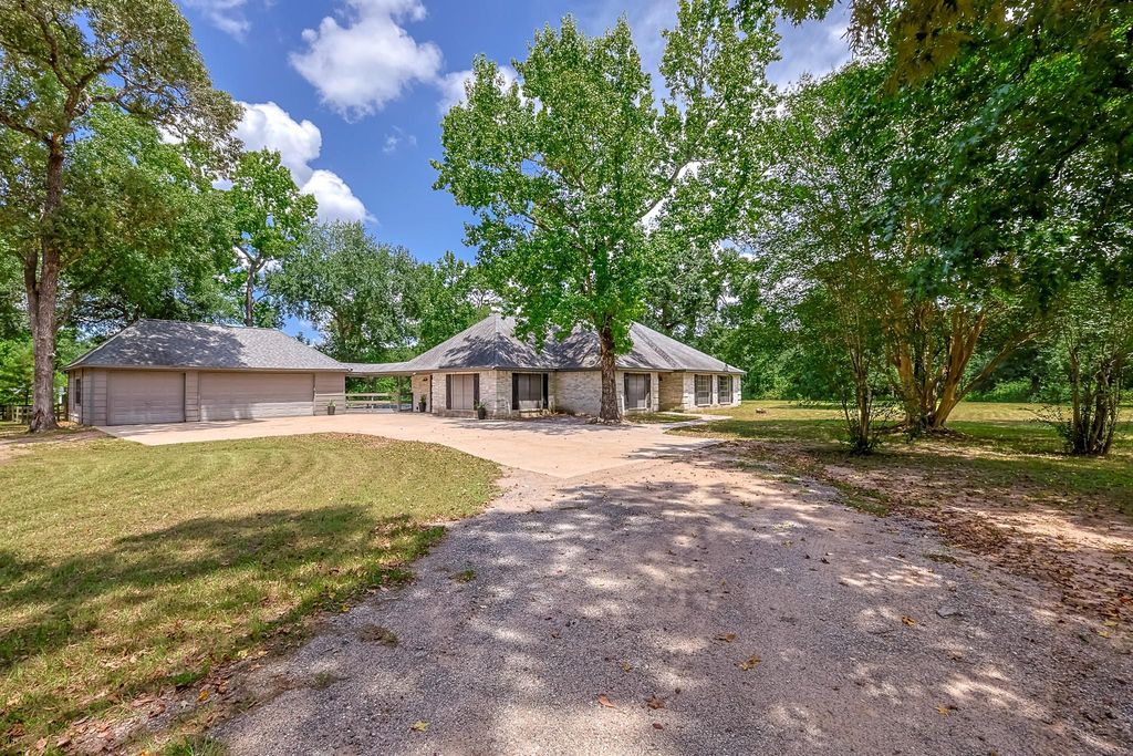 9214 Shady Lane, Magnolia, TX 77354