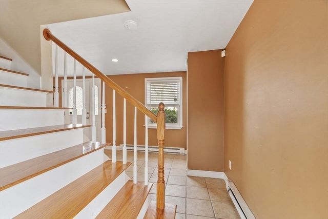 5 Hollis St, Saugus, MA 01906