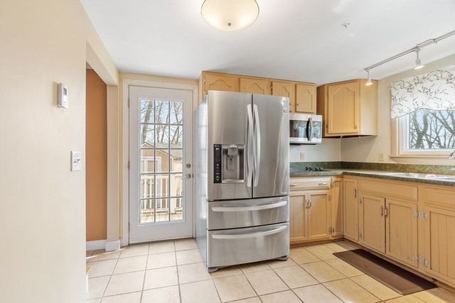 5 Hollis St, Saugus, MA 01906