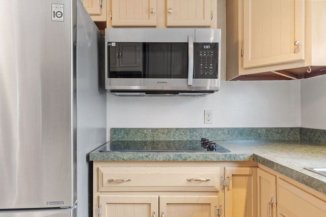 5 Hollis St, Saugus, MA 01906