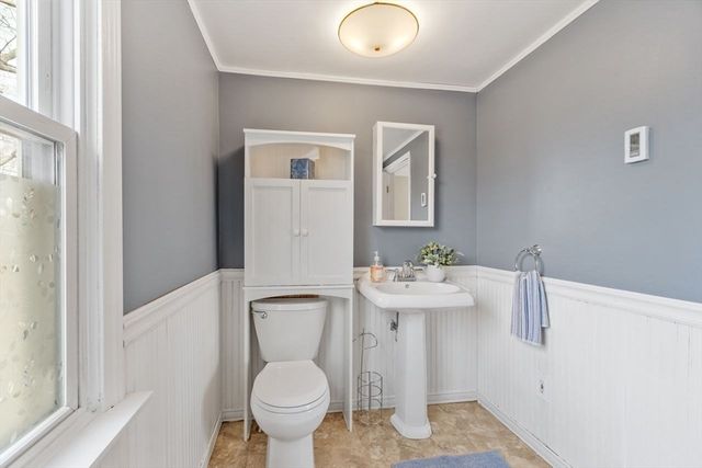 5 Hollis St, Saugus, MA 01906