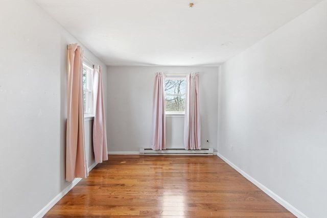 5 Hollis St, Saugus, MA 01906