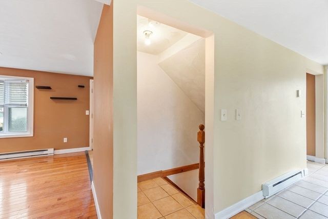 5 Hollis St, Saugus, MA 01906