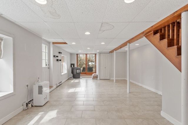 5 Hollis St, Saugus, MA 01906