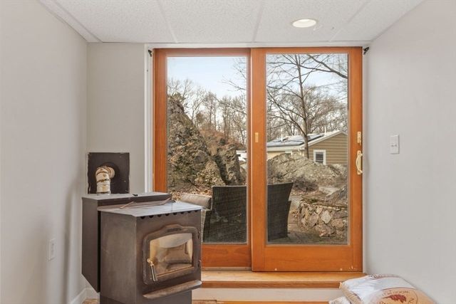 5 Hollis St, Saugus, MA 01906