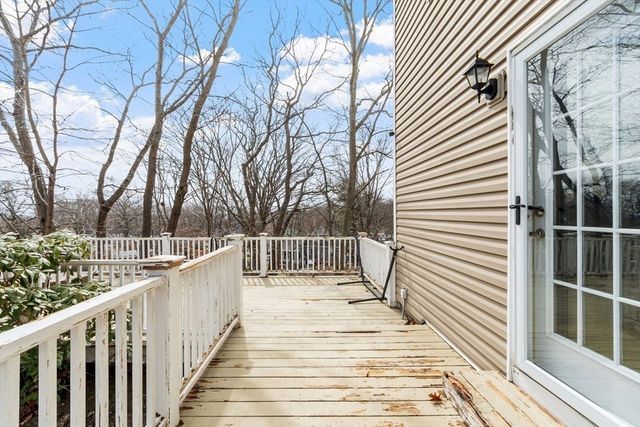 5 Hollis St, Saugus, MA 01906