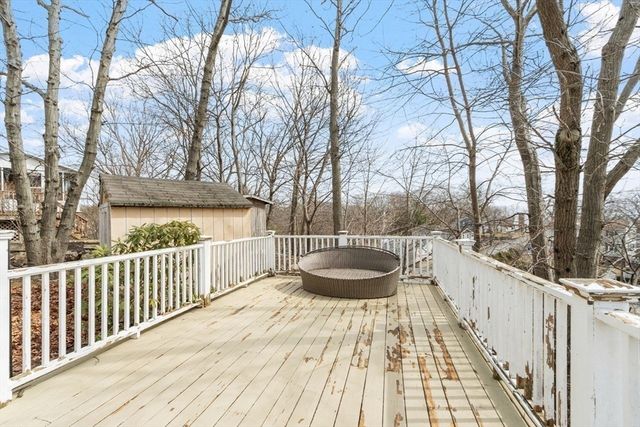 5 Hollis St, Saugus, MA 01906