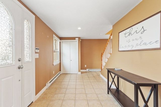 5 Hollis St, Saugus, MA 01906