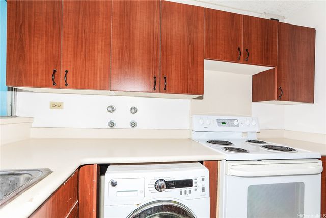 439 Keoniana Street 504, Honolulu, HI 96815