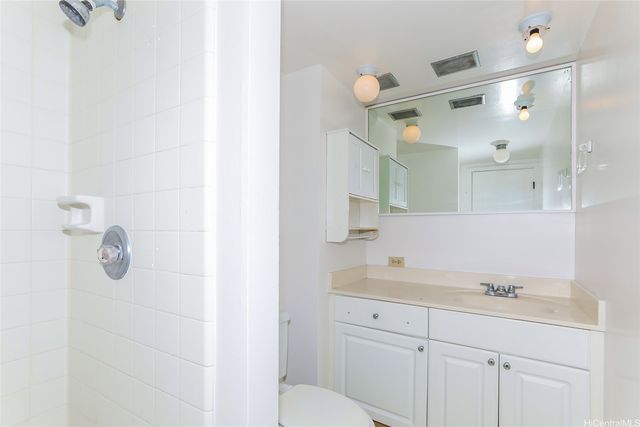 439 Keoniana Street 504, Honolulu, HI 96815