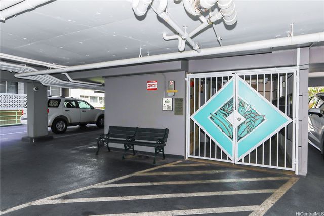 439 Keoniana Street 504, Honolulu, HI 96815