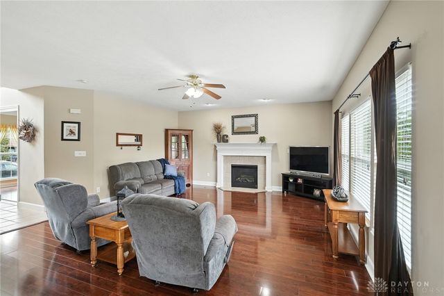 5483 Greenfinch Drive, Miamisburg, OH 45342