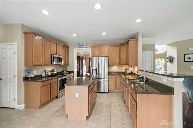 5483 Greenfinch Drive, Miamisburg, OH 45342