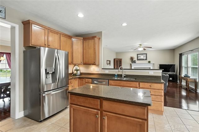 5483 Greenfinch Drive, Miamisburg, OH 45342
