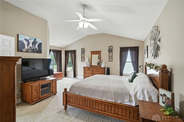 5483 Greenfinch Drive, Miamisburg, OH 45342