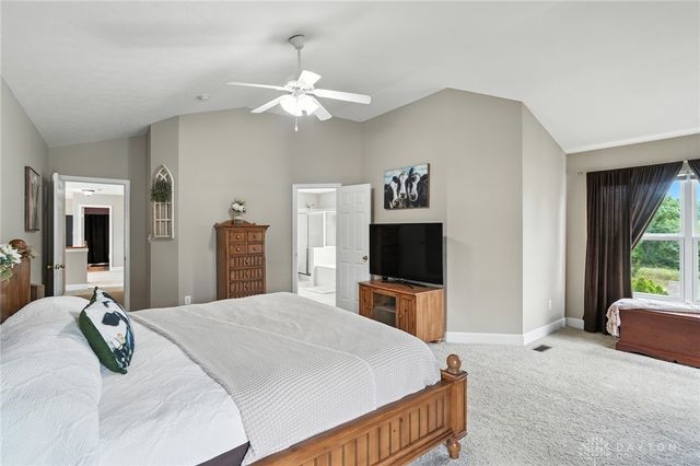 5483 Greenfinch Drive, Miamisburg, OH 45342