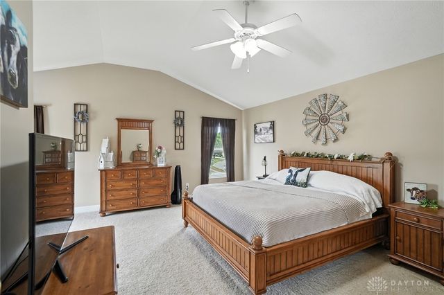 5483 Greenfinch Drive, Miamisburg, OH 45342