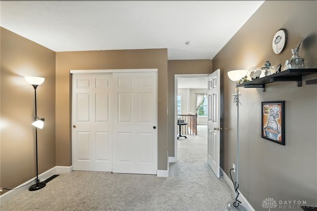 5483 Greenfinch Drive, Miamisburg, OH 45342