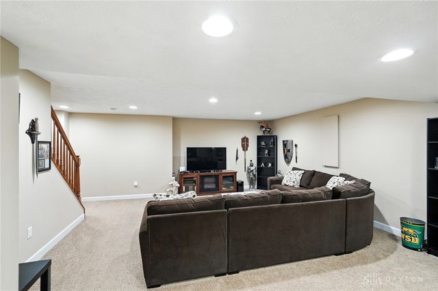 5483 Greenfinch Drive, Miamisburg, OH 45342