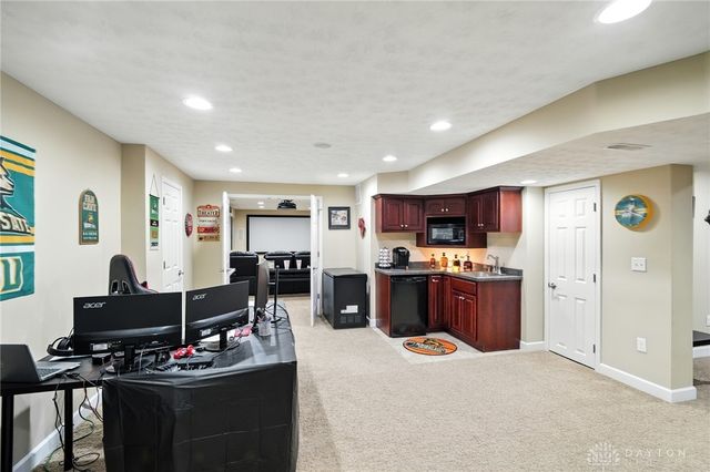 5483 Greenfinch Drive, Miamisburg, OH 45342