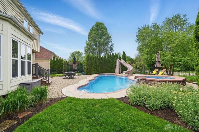 5483 Greenfinch Drive, Miamisburg, OH 45342