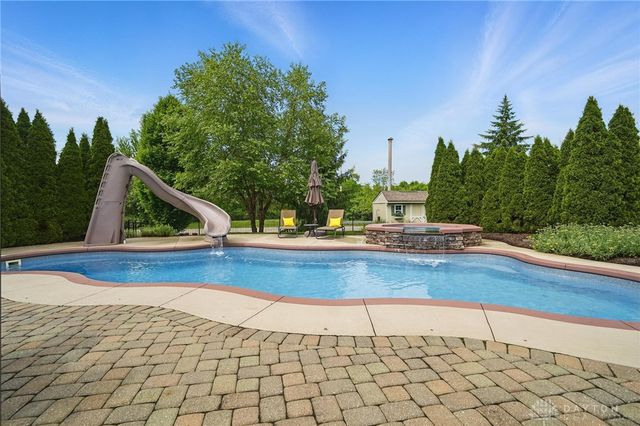 5483 Greenfinch Drive, Miamisburg, OH 45342