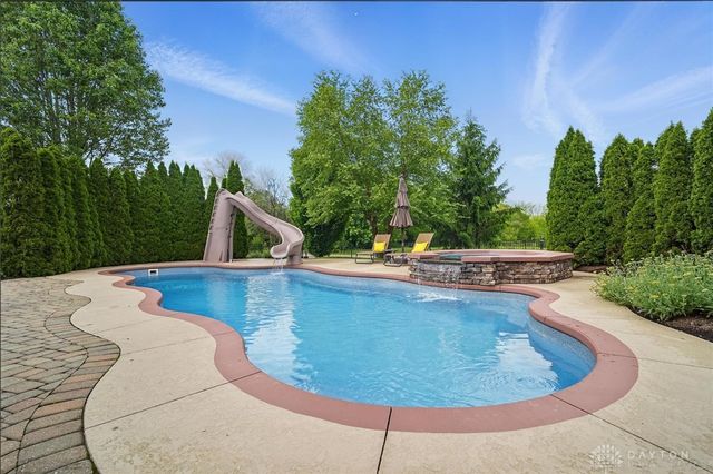 5483 Greenfinch Drive, Miamisburg, OH 45342