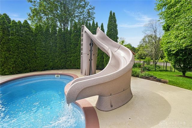 5483 Greenfinch Drive, Miamisburg, OH 45342
