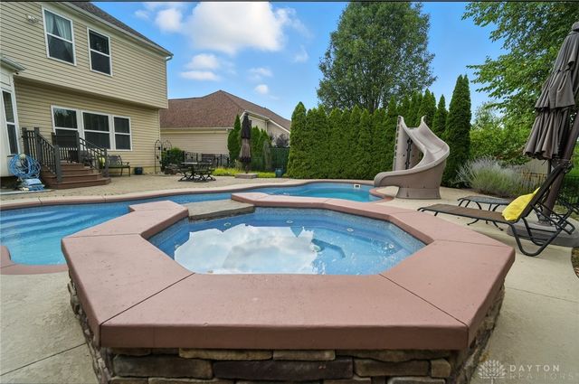 5483 Greenfinch Drive, Miamisburg, OH 45342