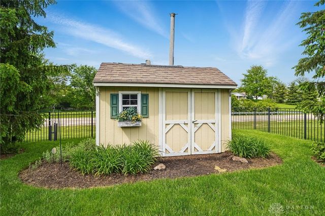 5483 Greenfinch Drive, Miamisburg, OH 45342