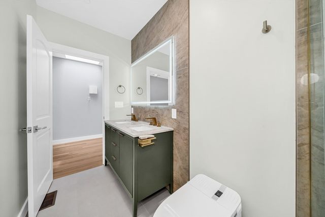 181 Maverick PH, Boston, MA 02128