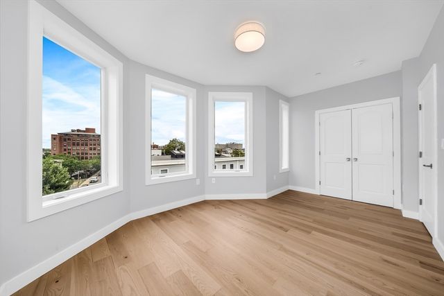 181 Maverick PH, Boston, MA 02128