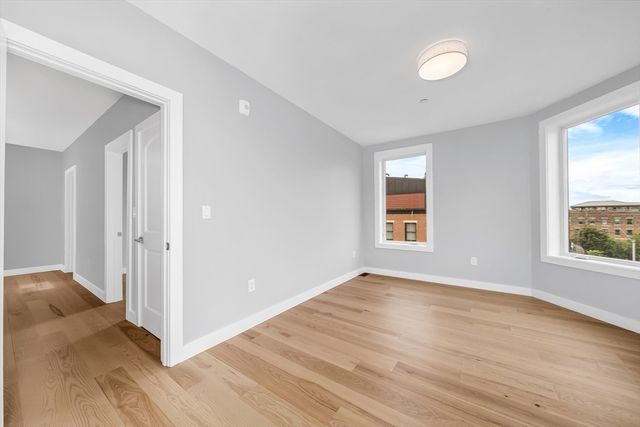 181 Maverick PH, Boston, MA 02128