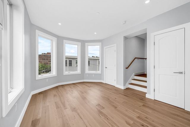 181 Maverick PH, Boston, MA 02128