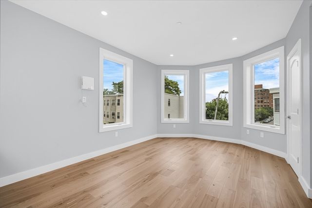 181 Maverick PH, Boston, MA 02128