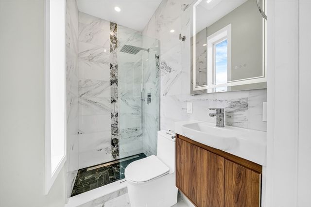 181 Maverick PH, Boston, MA 02128