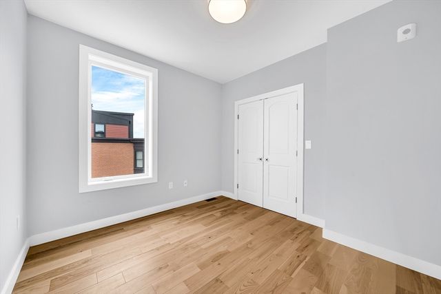 181 Maverick PH, Boston, MA 02128
