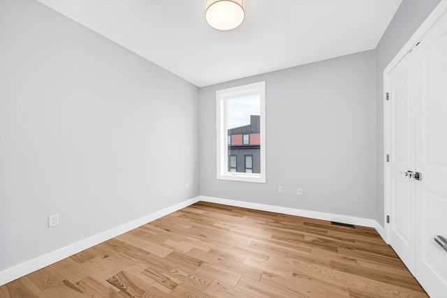 181 Maverick PH, Boston, MA 02128