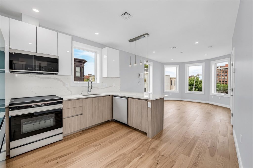181 Maverick PH, Boston, MA 02128