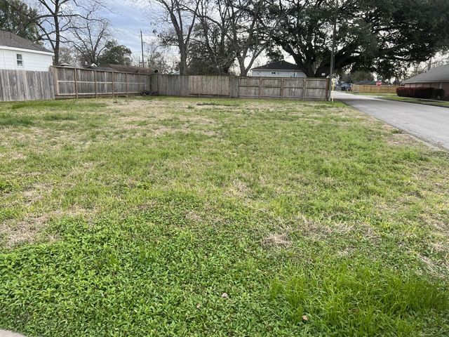 1410 E 33rd Street, Houston, TX 77022