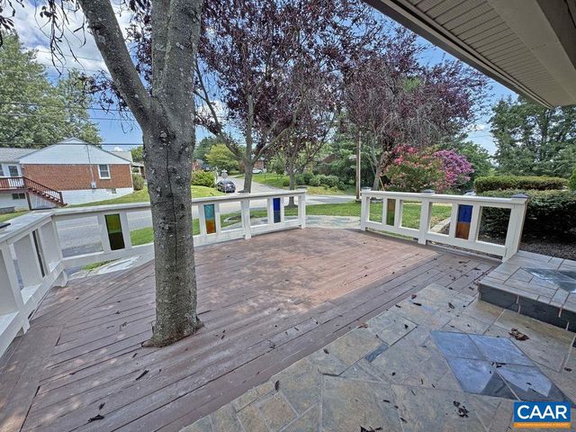 114 LAMBERT ST, Staunton, VA 24401