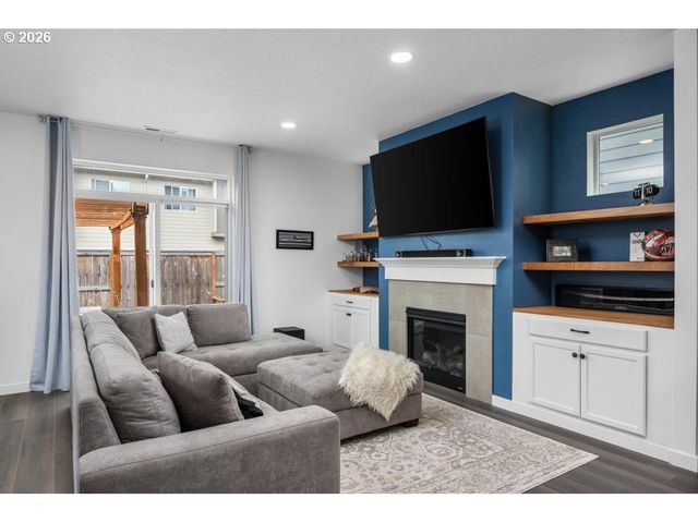 859 S 23RD Ave, Cornelius, OR 97113